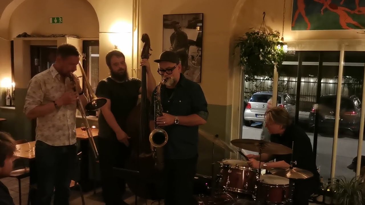 Johnny Åman Trio & Guest Artists @ Asino - Malmö - 2023-09-02 -001-