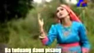 Ratu Sikumbang ~ Kasiah Jo Mande   YouTube