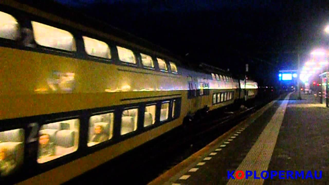 NS Treinen op station Uitgeest