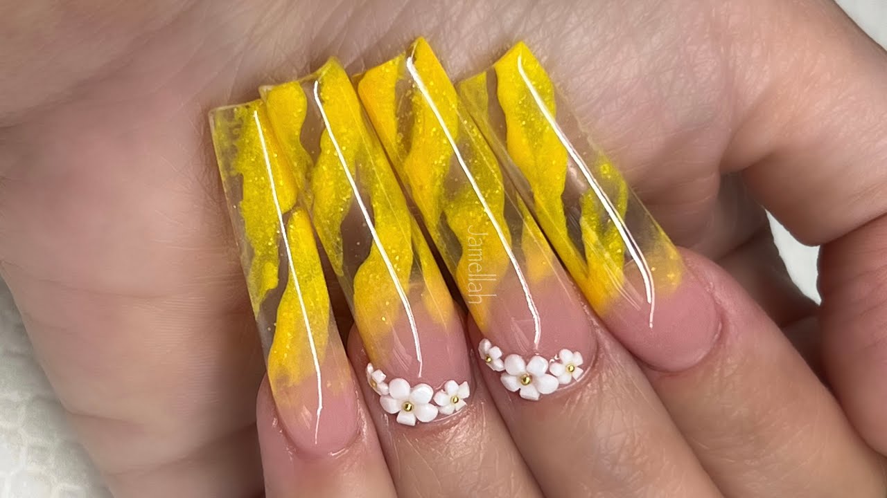 Short Light Yellow Flower French Press On False Nails Squoval Manicure  Reusable Fake Acrylic Nail Art Tips Fingernails - False Nails - AliExpress