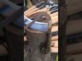 鋭さと研ぎやすい鍵、重いナイフ、ゴム製のタッピングナイフ、伝統的な鍛冶屋 #blacksmith #shorts