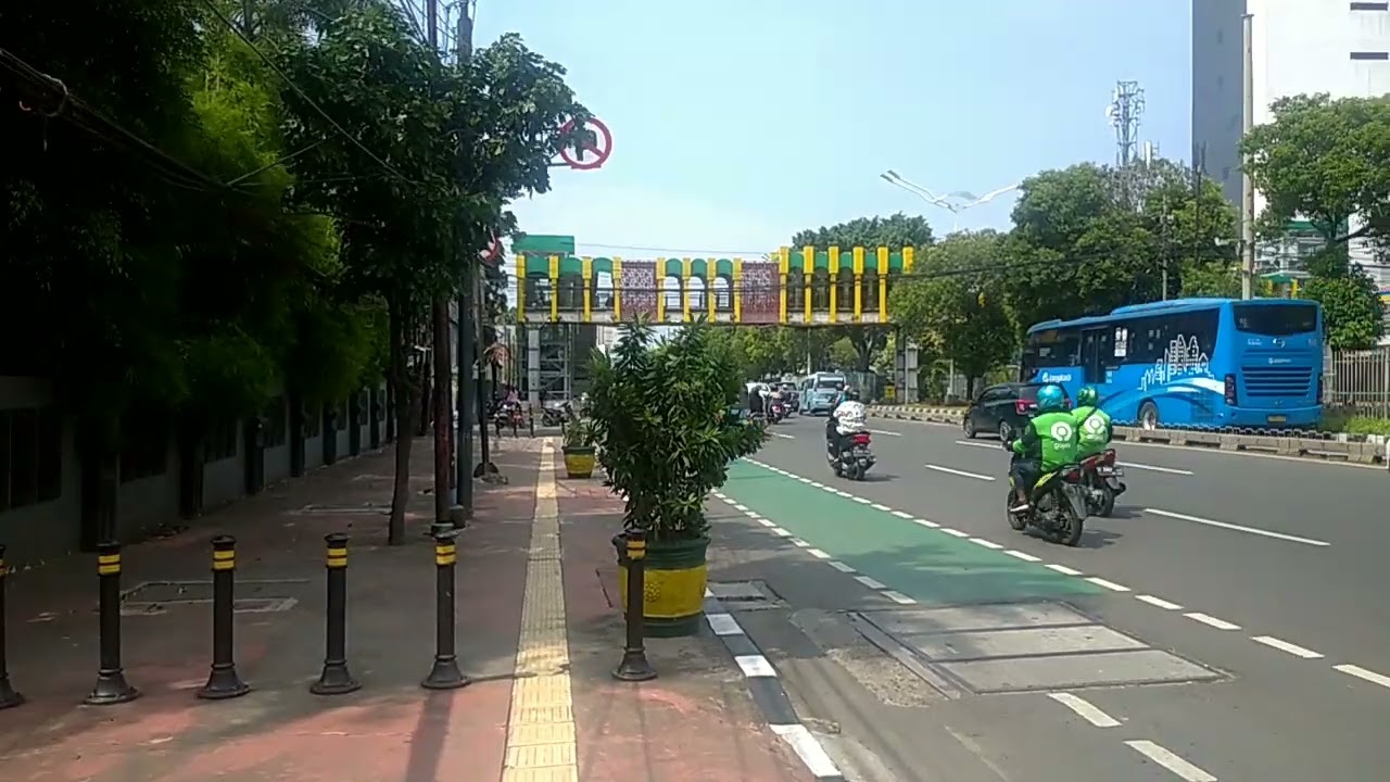 Jembatan Penyeberangan Orang Matraman Semakin Keren Fasilitas Umum Jakarta Makin Keren Aja