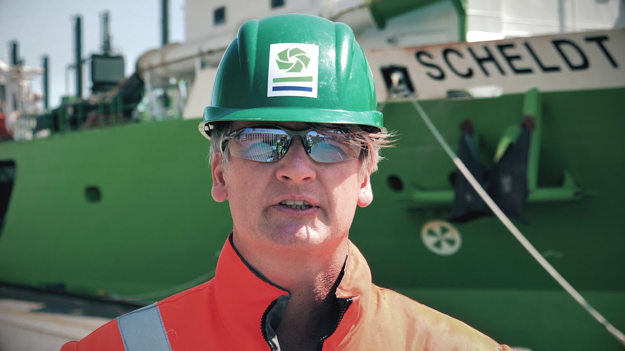 LNG Truck-to-ship bunkering by Nauticor - YouTube