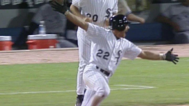 Jose Valentin seals White Sox win with walk-off si...