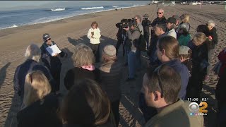 People Flock To Manhattan Beach To See King Tides Come In