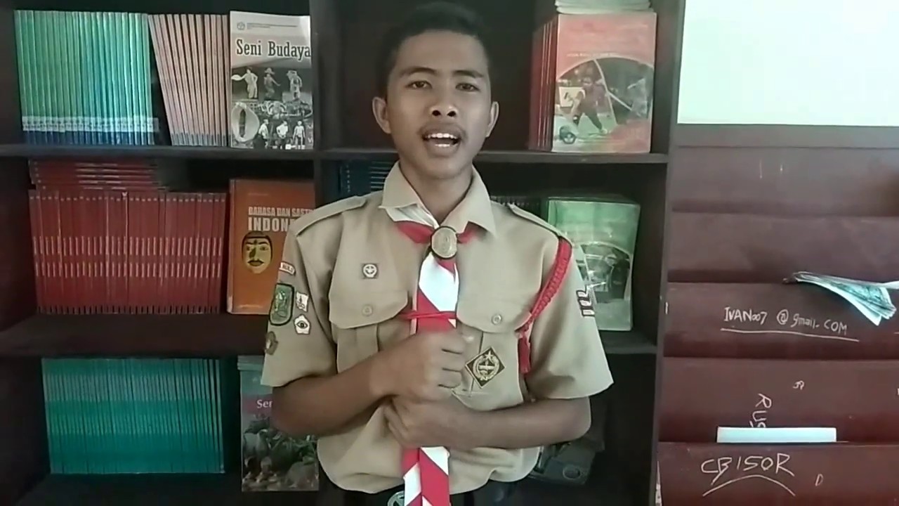 Pidato Kebersihan Lingkungan Sekolah - Bobby Kurniawan