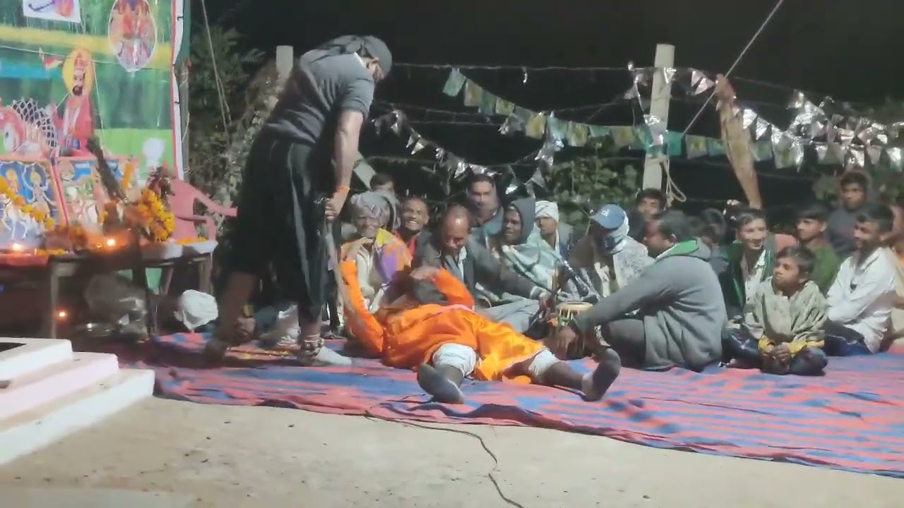 રામામંડળ જૂની ગોધર સંગ નું પાત્ર  ધમાકેદાર  જોવો મજા આવી જશે.જય રામદેવપીર 🙏🚩 Mr.Gunvant bhai