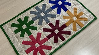 Come learn how to make this beautiful patchwork flower rug. Super easy.