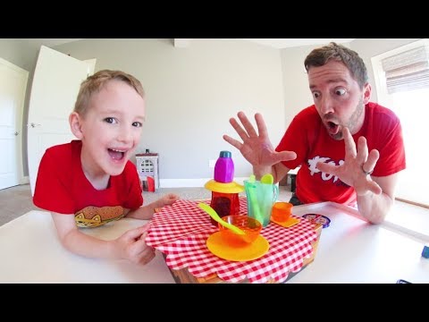 Father & Son PLAY CRAZY CAFE! / Don't Break The Dishes!