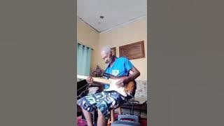VIRAL kakek tua main gitar tak ada tanding mbah nya siapa ini ya...