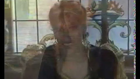 CLAUDIA  V