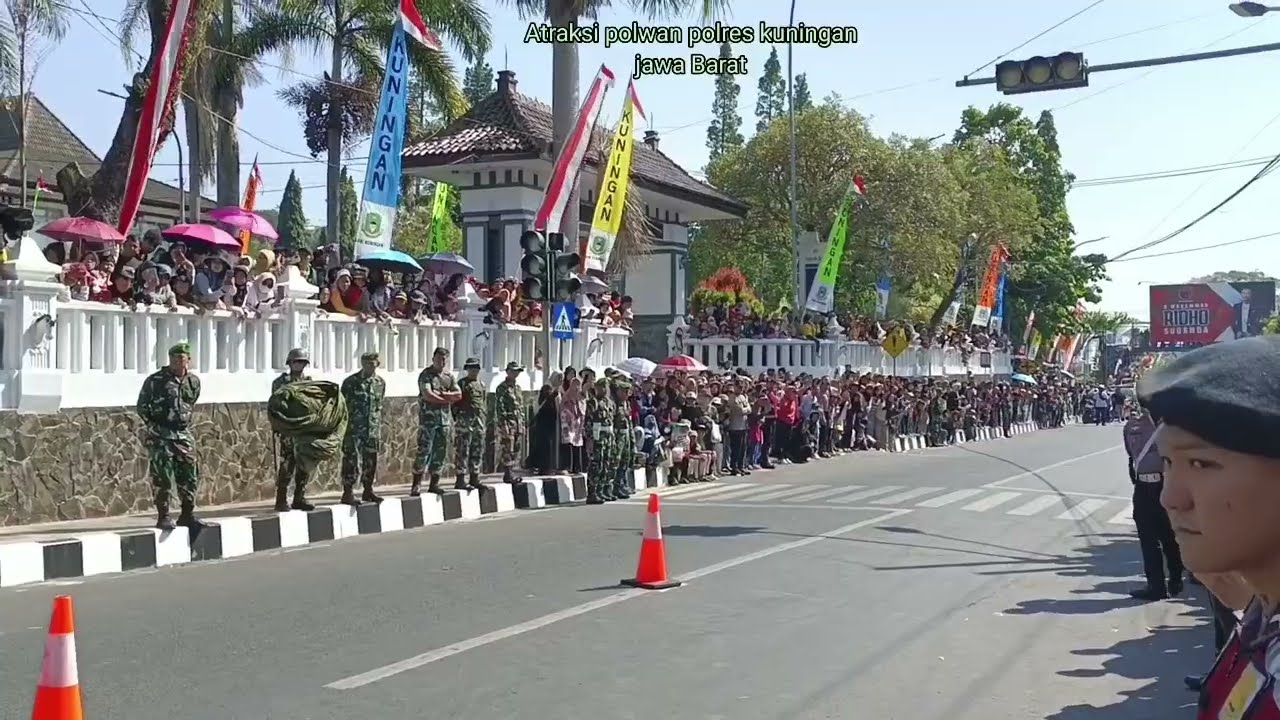 Atraksi polwan polres kuningan Jawa Barat