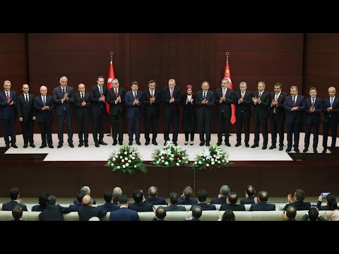 Cumhurbaşkanı Erdoğan yeni kabineyi açıkladı