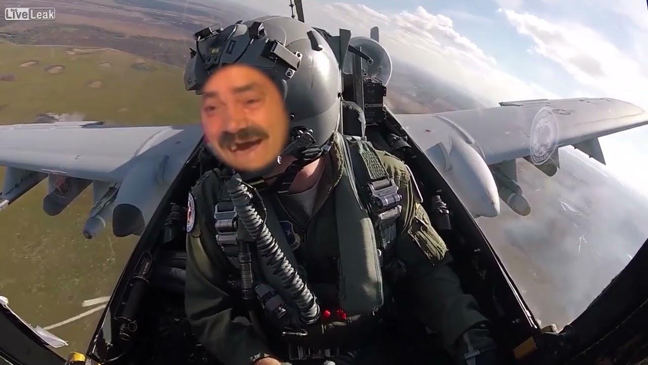 Ukrainian Pilot strafes Russian Convoy in A10