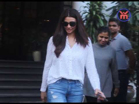 Daisy Shah Spotted At Soho House camera iphone 8 plus apk