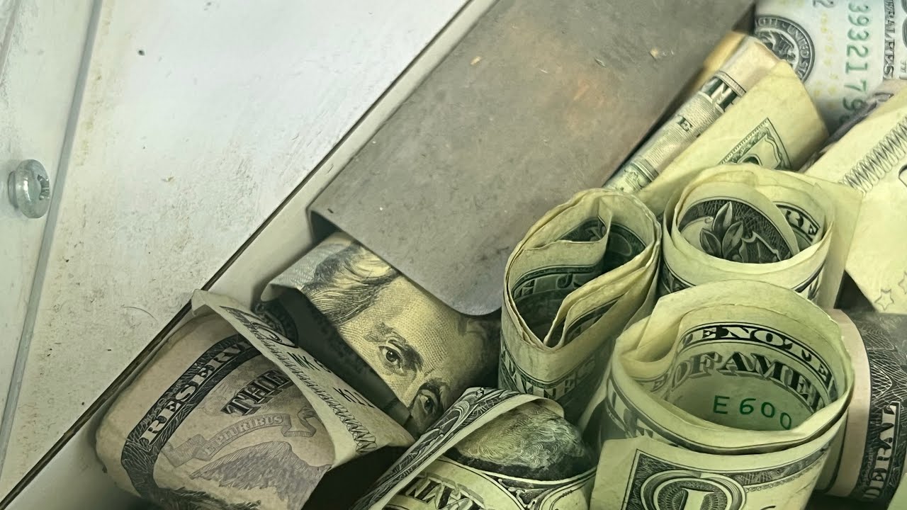 THE BILL GOT STUCK IN THE COIN PUSHER! | JJGeneral1 Arcade #poincusher