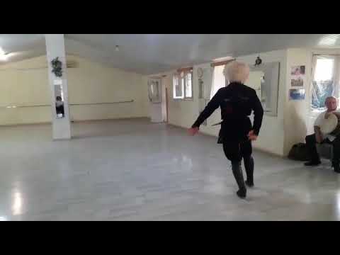 გიწვევთ 18-25 წლის მოცეკვავეებს პროფესიონალურ ანსამბლში