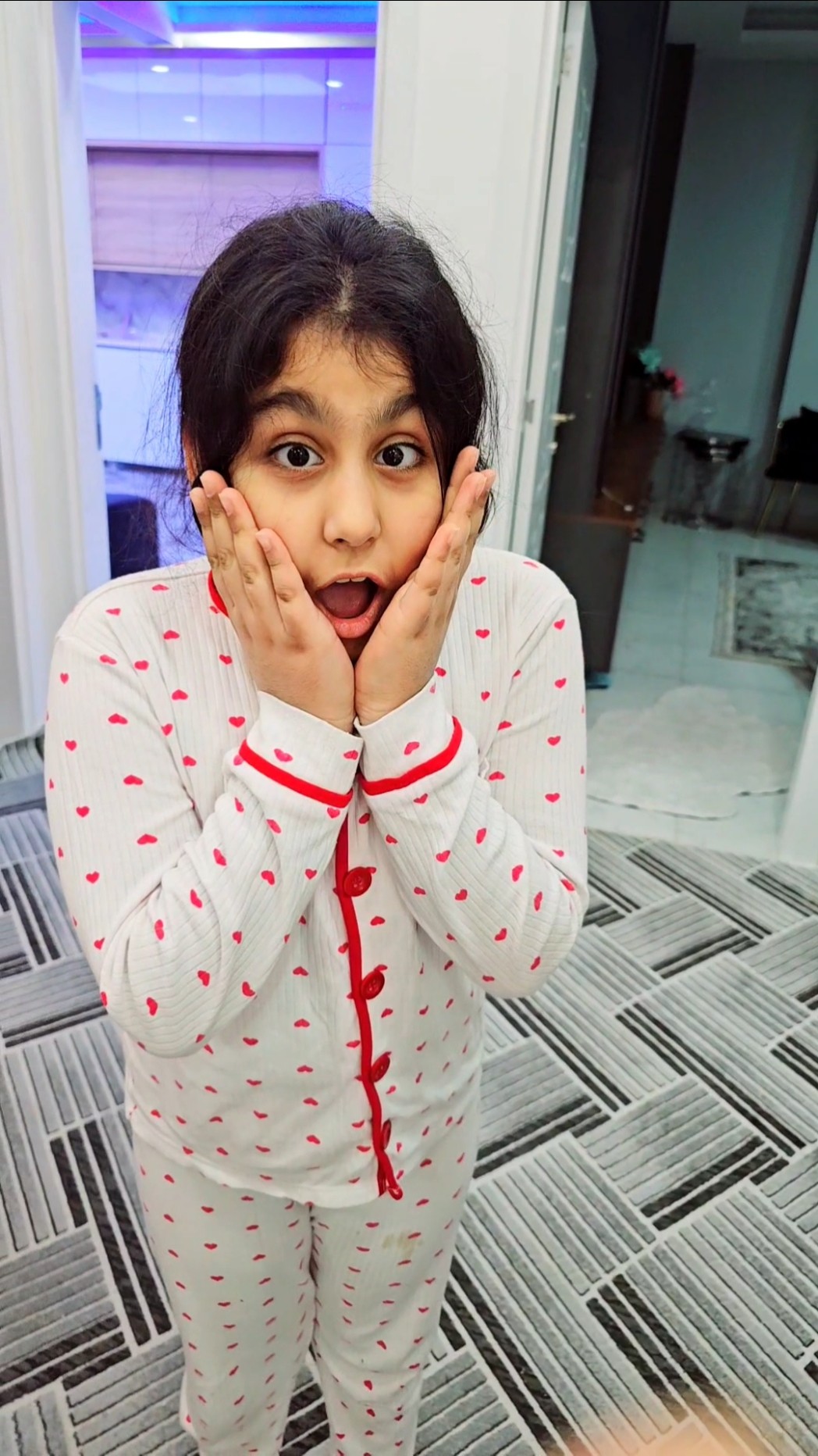 هيلين شو جابت معها