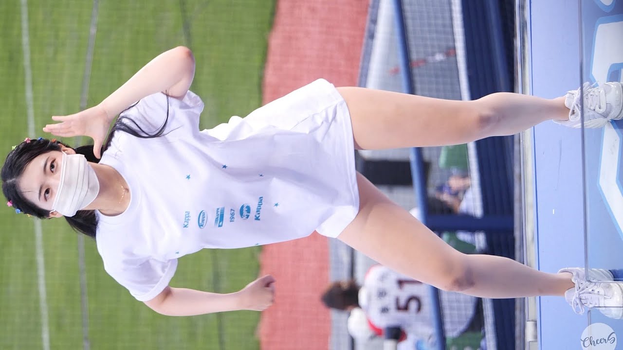 [4K] 3루까지 울리는 서울의 아리아 우신희 치어리더 직캠 Woo Sinhee Cheerleader fancam 롯데자이언츠 220703