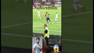 Dinho modo leyenda  #futbol #ronaldino #fcbarcelona #refuerzo #messi #ronado #cr7 #realmadrid