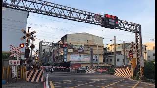 (1110917) 彰化縣彰化市長順街平交道136次普悠瑪號(由老蕭親自拍攝)