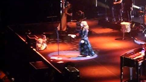 Florence and the Machine - Shake It Out - Liverpool Echo Arena (10.12.12)