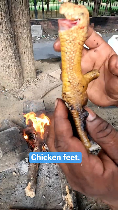 They cook chicken feet.#shorts #shortsfeed #indianfood #streetfoodindia