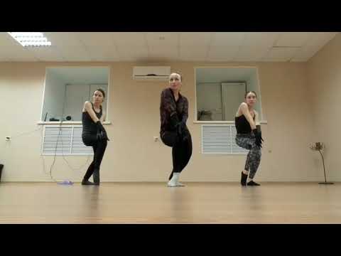 Уроки Бурлеск с Валерией Малиновска в школе танцев Bang-Bang
