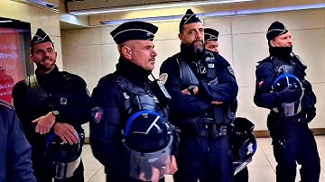 Heeft de Franse oproerpolitie zich goed gedragen? | Toiletgekte | Intimidatie van Marseille-fans?...