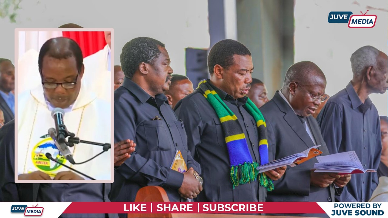 SHANGWE LATIKISA  WAKATI PADRE KITIMA AKITAMBULISHA VIONGOZI KUBWA WA SERIKALI NA VIONGOZI WA DINI