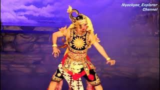 TARIAN GATOTKACA  Terbang Ke Angkasa Wayang Orang Sriwedari Surakarta
