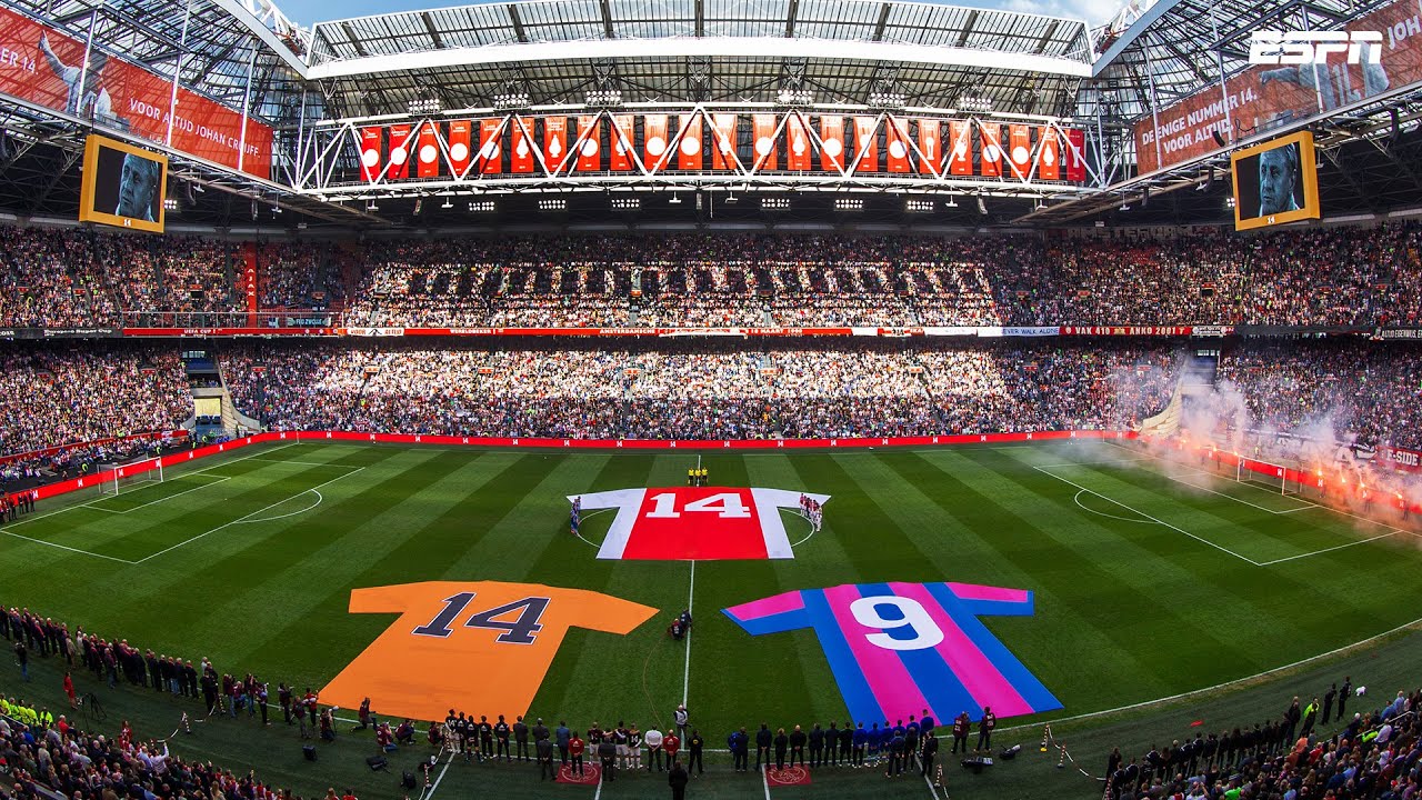 Ajax Bewijst Johan Cruijff op Indrukwekkende Wijze de Laatste Eer