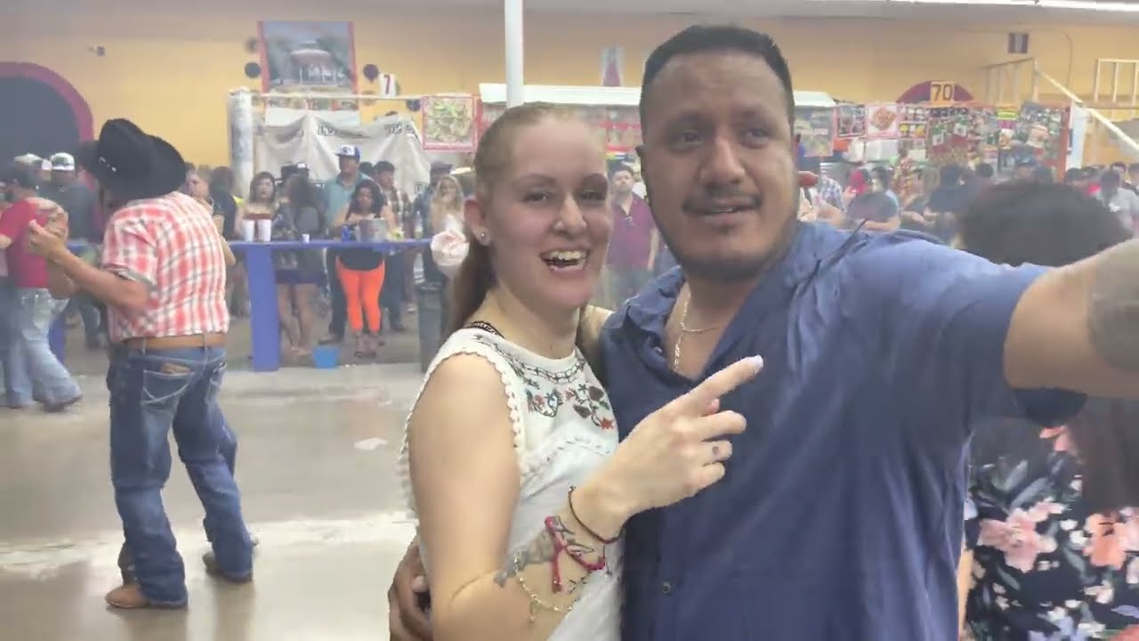 Esa Pareja de Aguascalientes le pone crema a los Tacos!