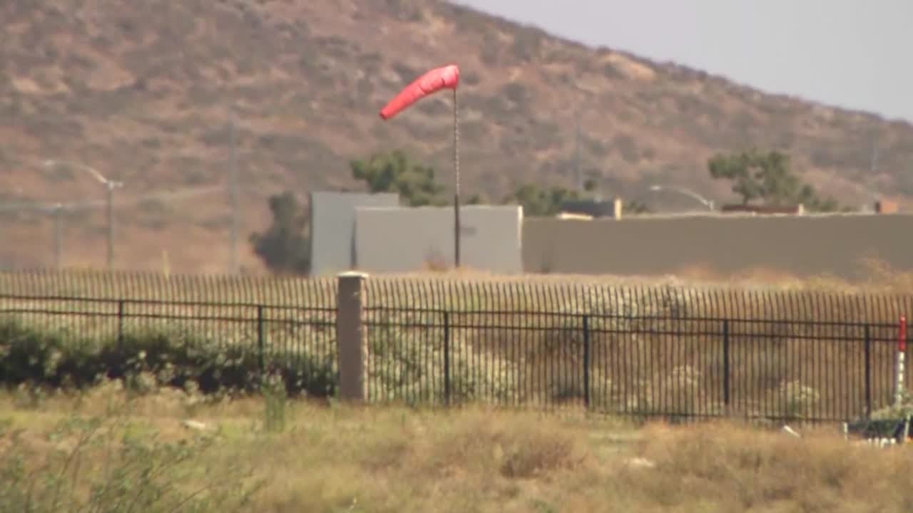 6 Killed In Small Plane Crash In Southern California - YouTube