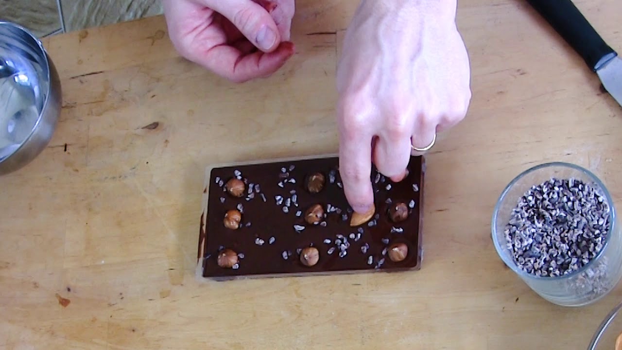 La technique pour faire une tablette de chocolat - YouTube