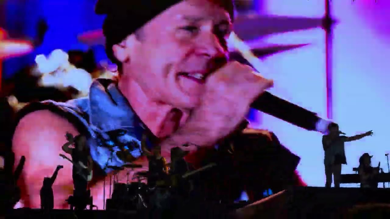 Minuto HM: Bruce Dickinson - Revelations (A Capella) & Flash Of The Blade-The Town 2025-07/set/2025