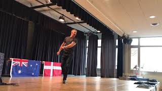 Simon Ward Line dance Demo „Rolling with love“