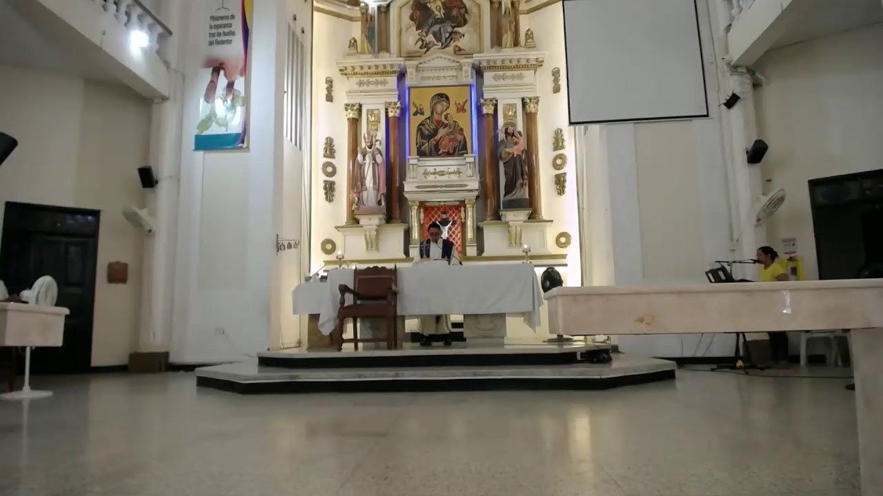 Eucaristía 7:00 a.m. orando por las intenciones de los devotos del Señor de los Milagros