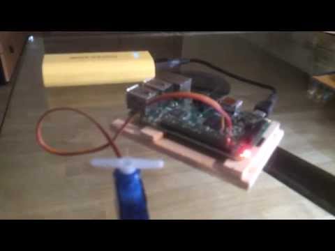 My first raspberry servo experiment