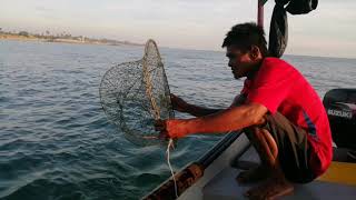 Nelayan bubu ketam (bito) Tanjung Gelam Kuala Nerus Terengganu