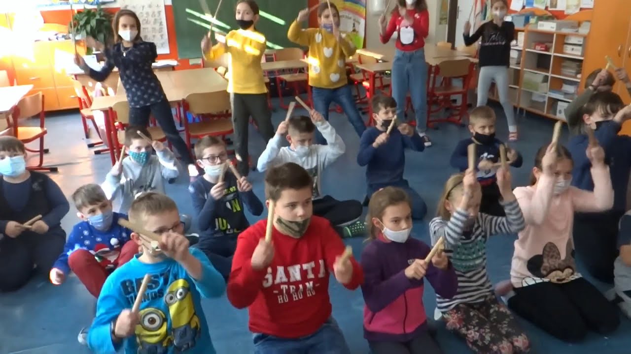 RYTMICKÉ HRY- paličky, fľaše, ruky