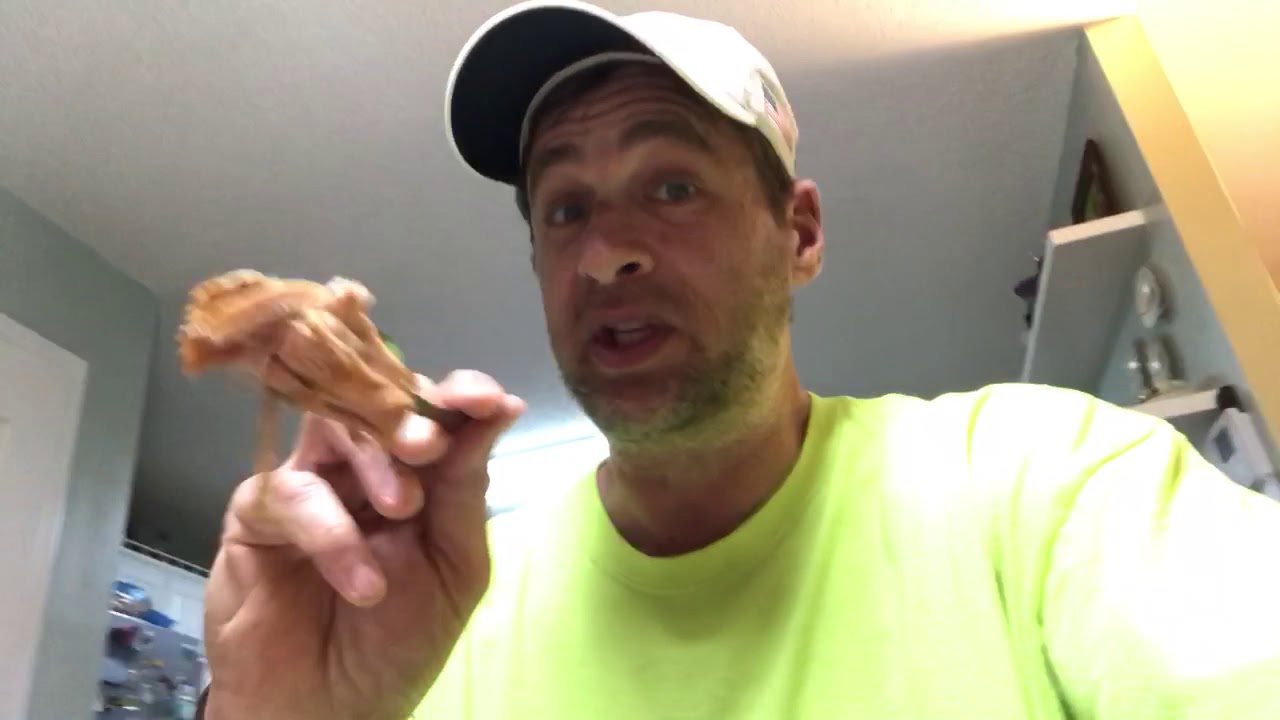 Eating massive amounts of food to gain muscle - YouTube