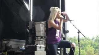 [HD] Little Lion Man (Mumford & Sons Cover) - Tonight Alive - Vans Warped Tour - 7/24/12