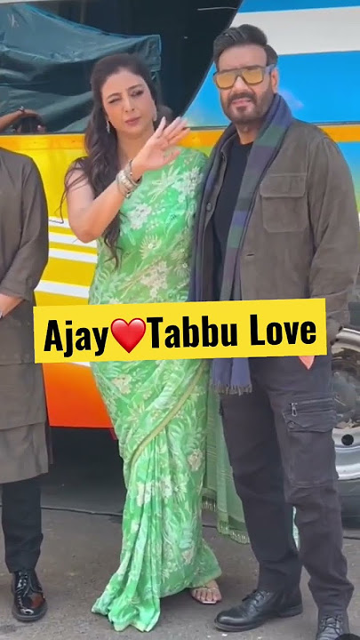 Beautiful Love Story😍Ajay❤️Tabbu😍How Lovely They Look Together🥰#shorts#ajaydevgan#tabbu#viral