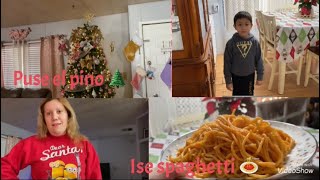 Limpiando la casa !! Ya decoré de Navidad 🌲 hice spaghetti 🍝