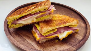 BREAKFAST EGG BACON SANDWICH HACK | Crispy One Pan Egg Toast