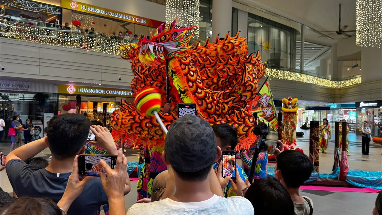 [4K] KF Arts & Wei Yong Light Up Sengkang Grand Mall High Poles, Cai Qing & Dragon Dance (07.02.25)