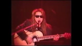 Toshi（X JAPAN）ソロライブで&quot;紅&quot;をアコースティックver(？)で歌う