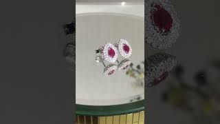 Orecchini a lobo con rubini e diamanti. 2.200€