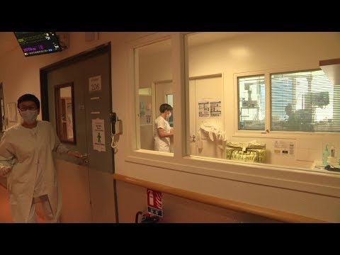 Coronavirus: immersion au service de réanimation à l'hôpital de Tours Coronavirus: immersion au service de réanimation à l'hôpital de Tours